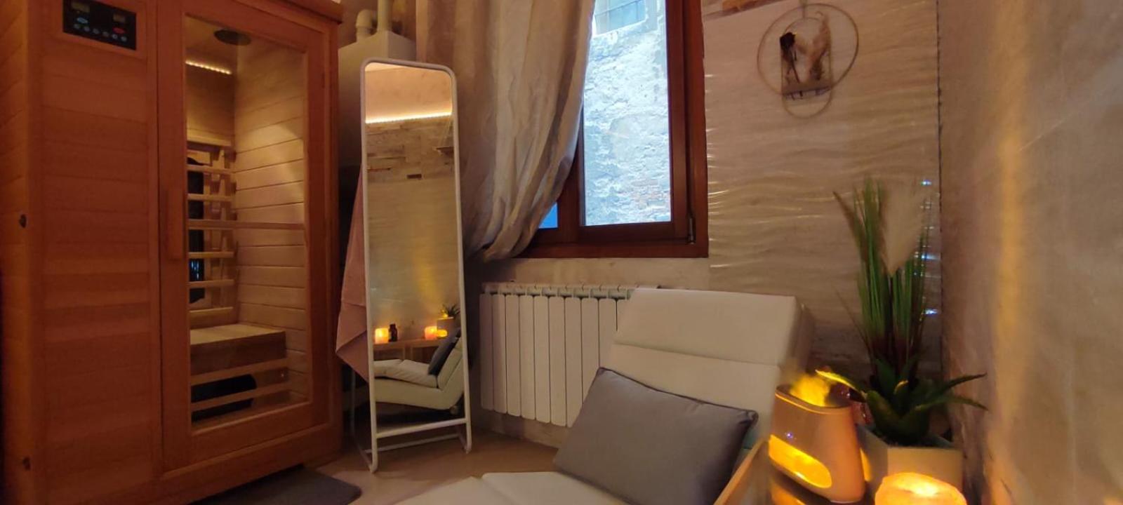 Haven In With Private Venise